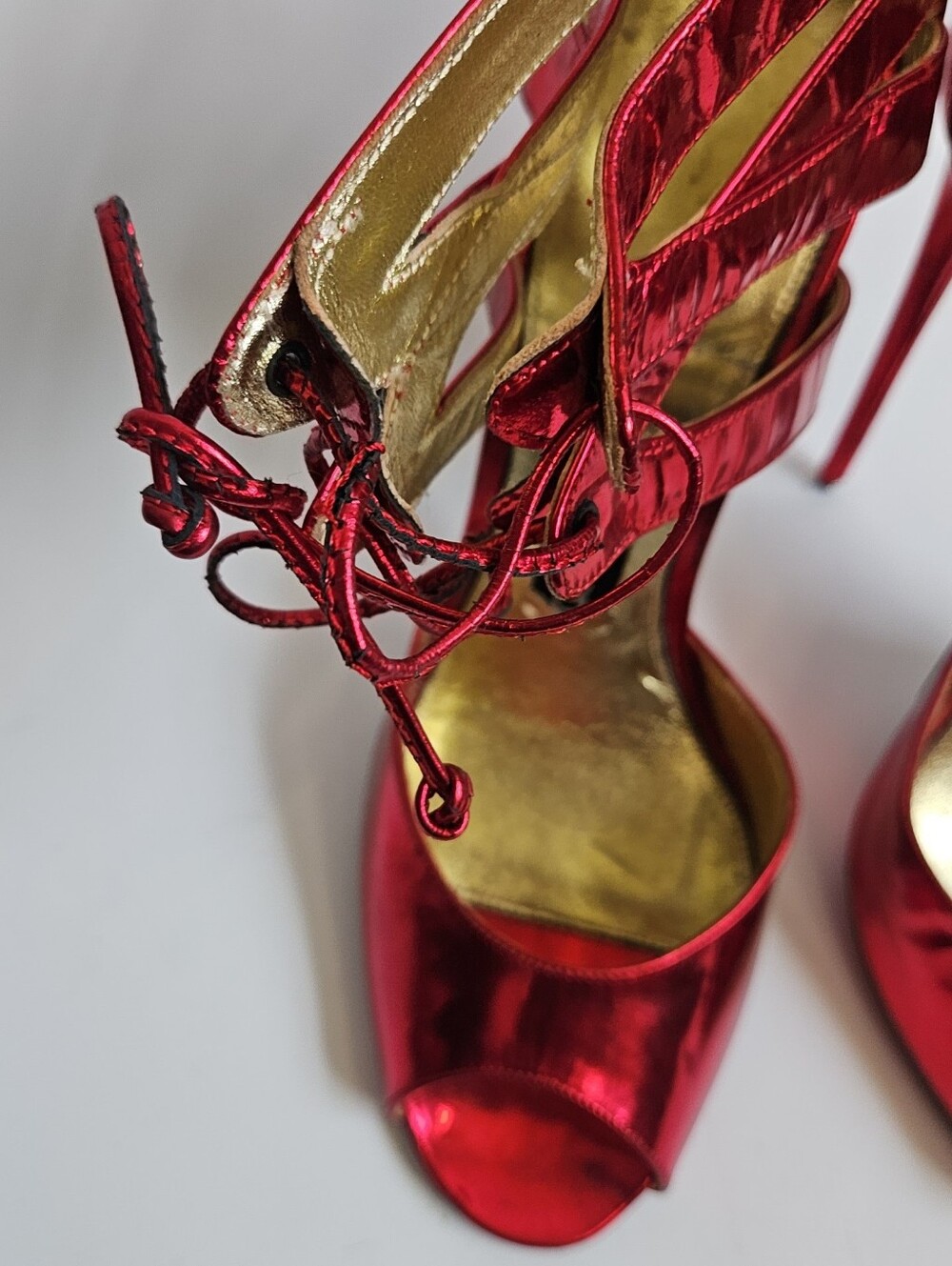 Tom Ford Vintage Red Shiny Metallic Strappy Lace-Up Peep-Toe Stilettos Size 41.5 - Picture 6 of 15